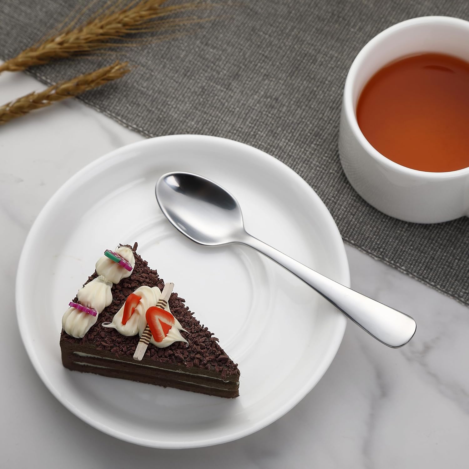 Amazon Basics - Cuillères à café inox - 13,3 cm - Lot de 12, bords ronds