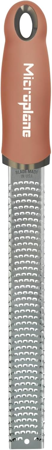 Microplane - Zesteur série Cannelle - lame fine - agrumes, parmesan, gingembre, chocolat, noix de muscade - Fabriqué aux