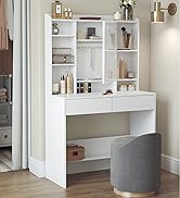 avec étagères de rangement et compartiments intégrés. Dispose d'un grand miroir et est associée à un tabouret rembourré gris