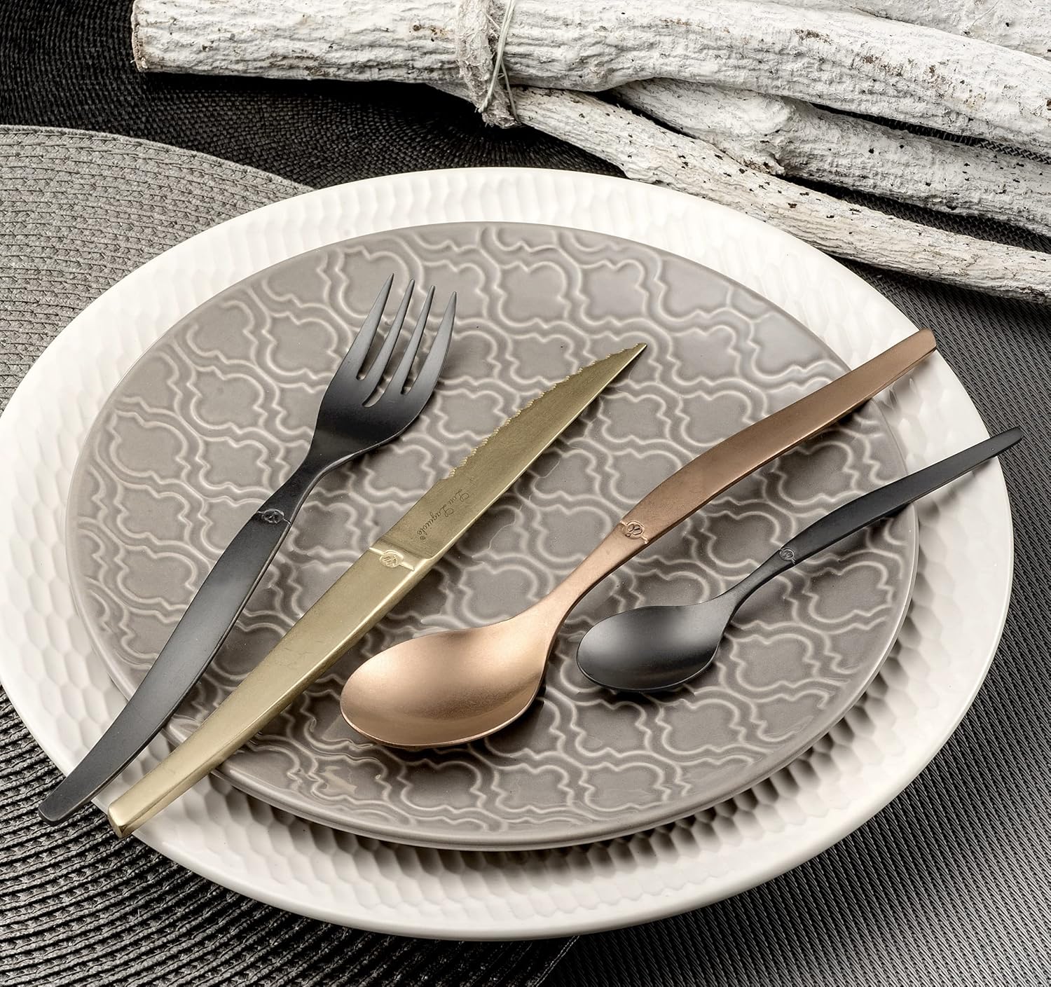 Lou Laguiole - Jet - 16 couverts pour 4 pers. inox 18/0, finition PVD cuivre