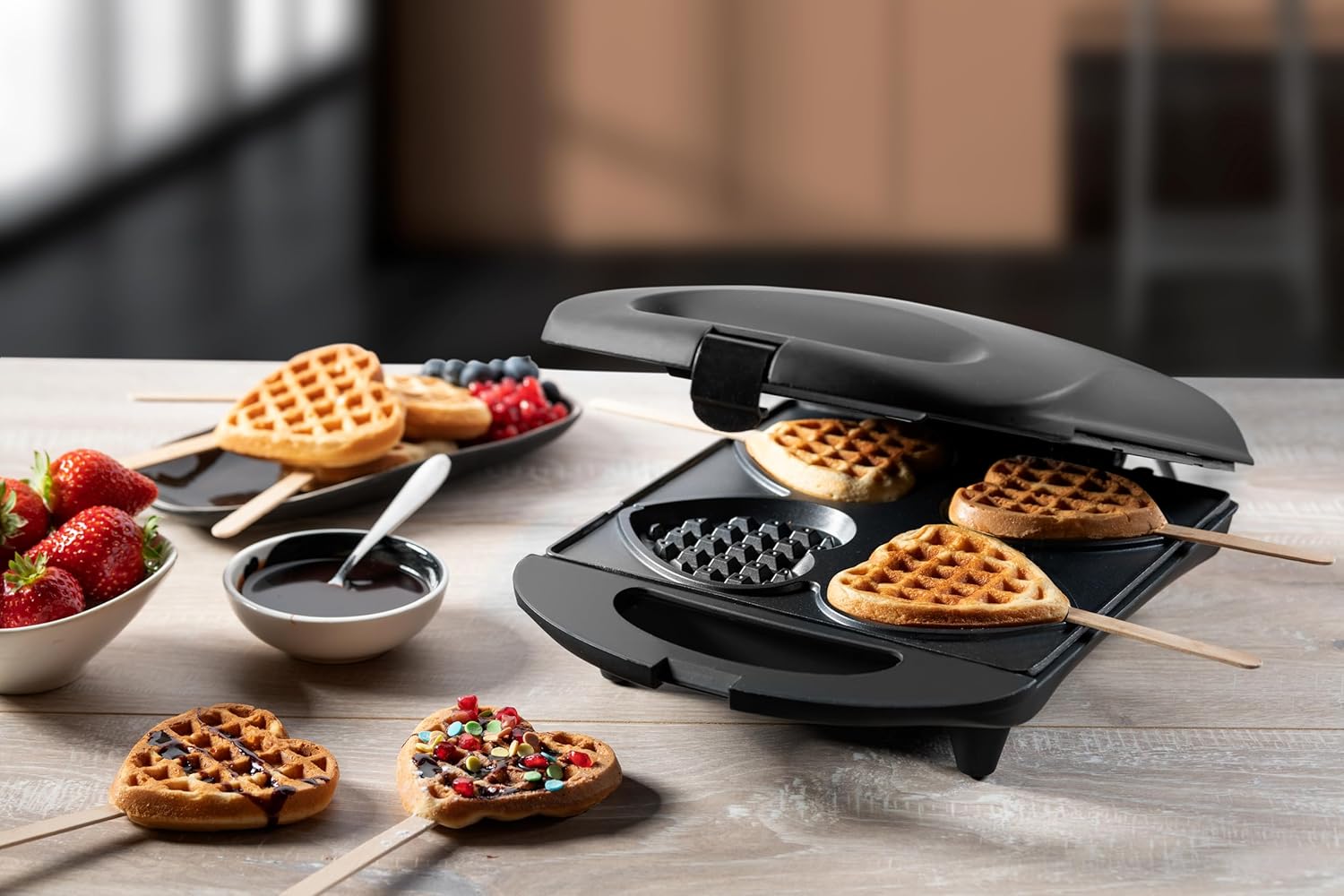 Bestron - Gaufrier rétro, 700W, antiadhésif, forme cœur, noir mat